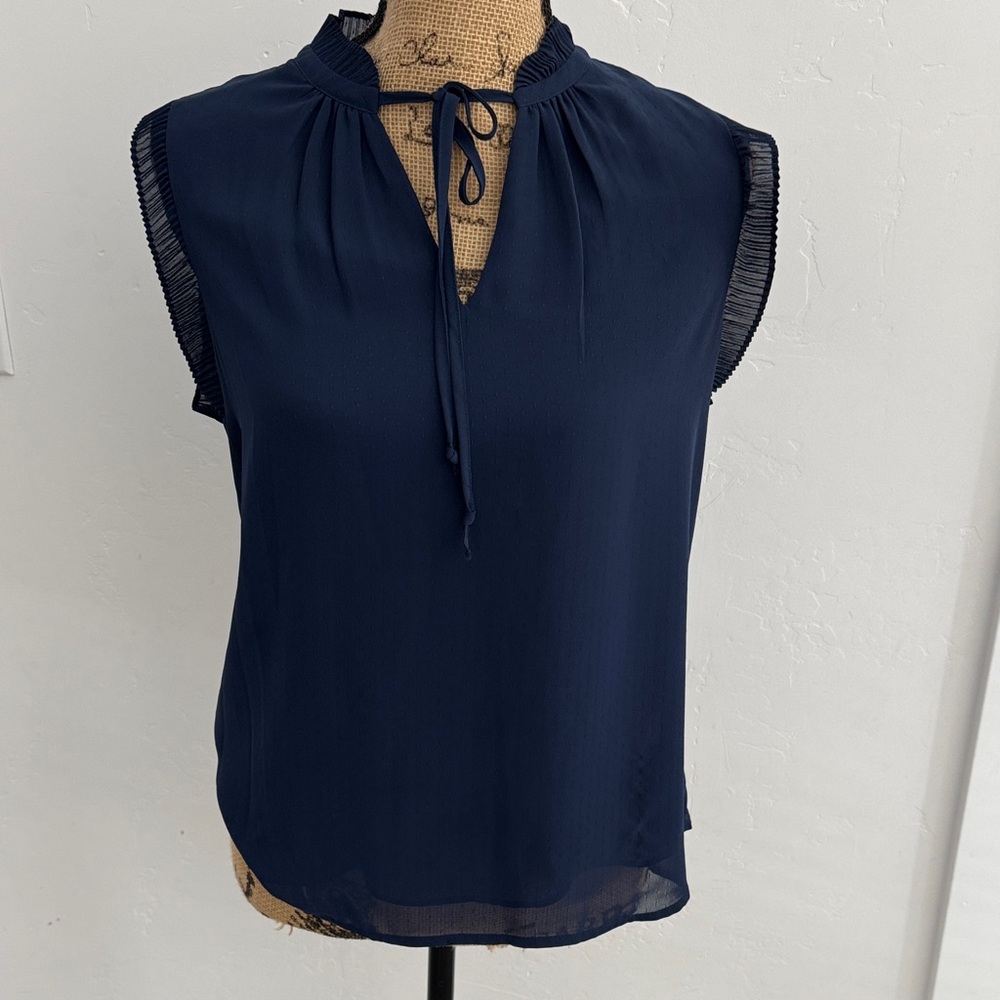 DR2 Elegant Navy Sleeveless Top Sz Small
